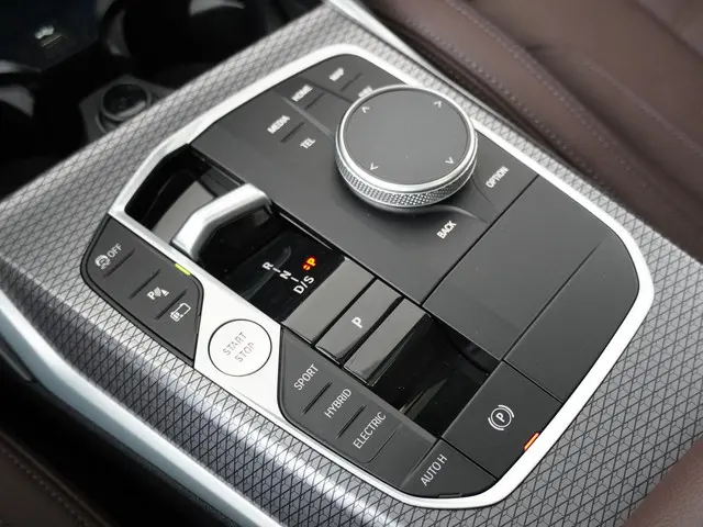 BMW 3 Serie Touring 320e 2024 Hybride Benzine 16