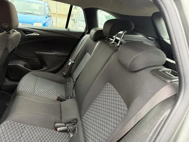 Opel Astra SPORTS TOURER 1.4 Turbo S/S 2019 Benzine 19