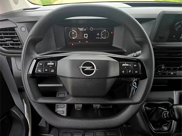 Opel Vivaro 1.5 Diesel L2 H1 2024 Diesel 23