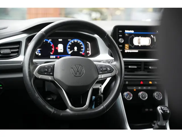 Volkswagen T-Roc 1.0 TSI Life 2023 Benzine 16