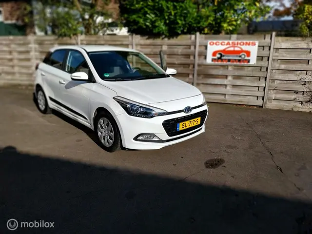 Hyundai i20 1.0 T-GDI Black Edition 2018 Benzine 4
