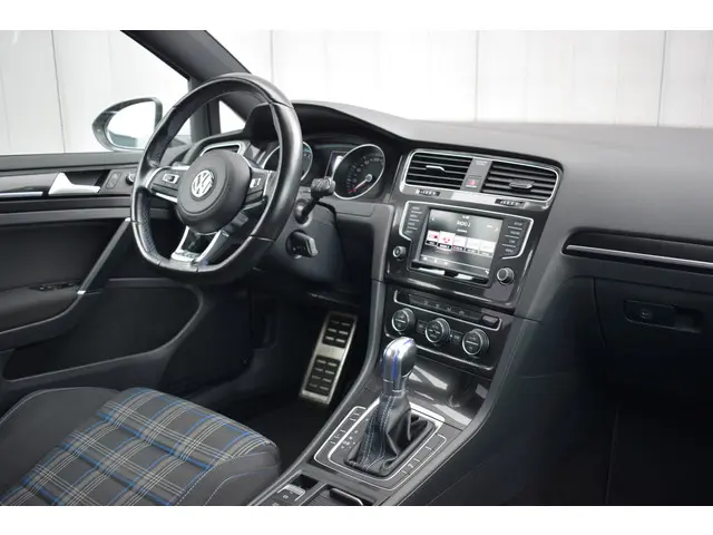 Volkswagen Golf 1.4 TSi Automaat GTE 2016 Hybride Benzine 2
