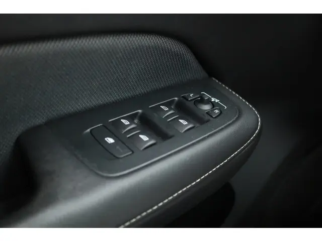 Volvo V60 2.0 B4 R-Design 2020 Hybride Benzine 6