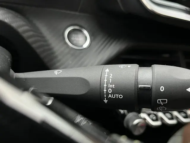 Peugeot e-2008 EV GT 54 kWh 2024 Elektrisch 22