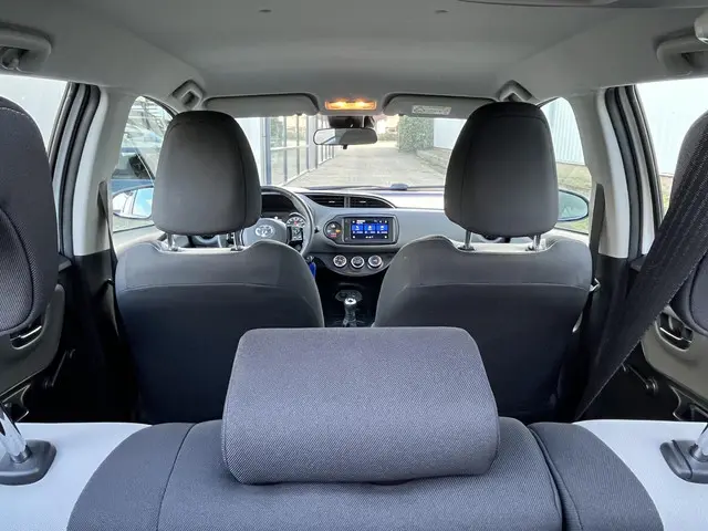 Toyota Yaris 1.0 VVT-i Connect 2019 Benzine 24