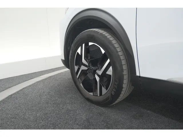 Peugeot 2008 PureTech 130 EAT8 GT 2024 Benzine 19