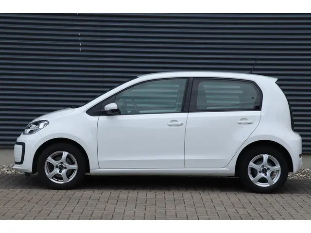Volkswagen up! 1.0 BMT move up! | Facelift model 2017 Benzine 2