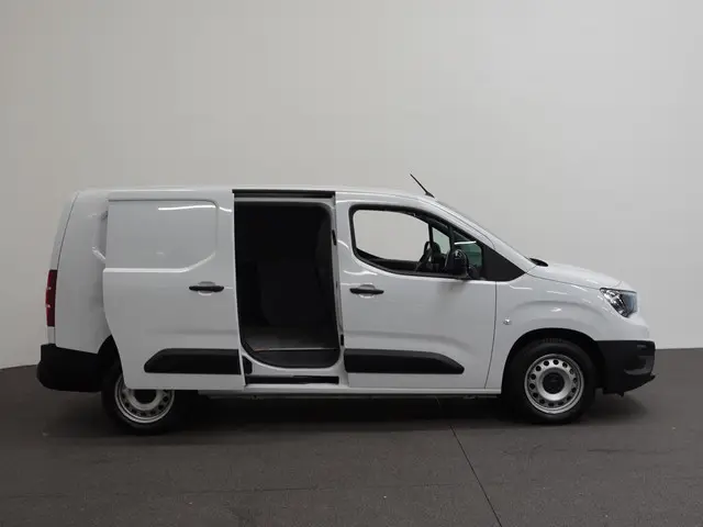 Opel Combo 1.5D L2H1 Standaard 2022 Diesel 32