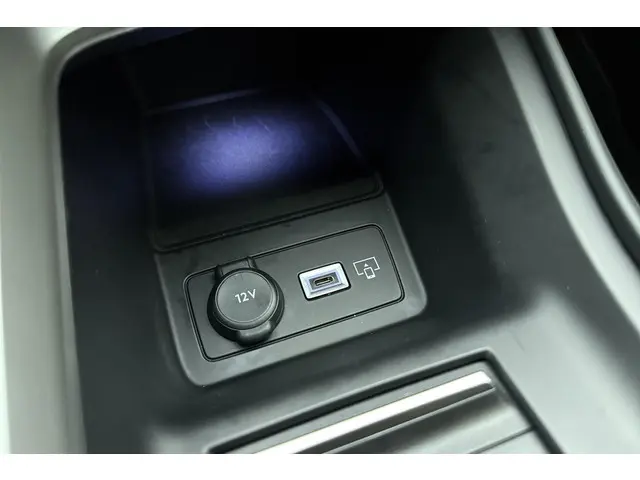 Peugeot 308 SW 1.2 PureTech Allure 2024 Benzine 30