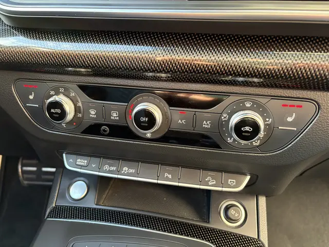 Audi Q5 2.0 TFSI quattro Launch Edition 2017 Benzine 25