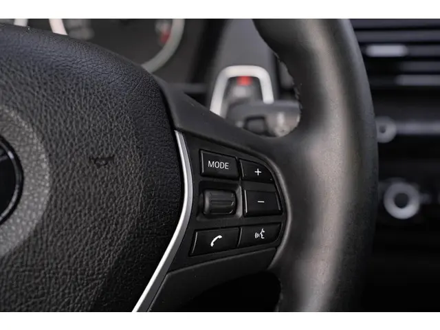 BMW 1 Serie 114i EDE Business+ 2013 Benzine 25