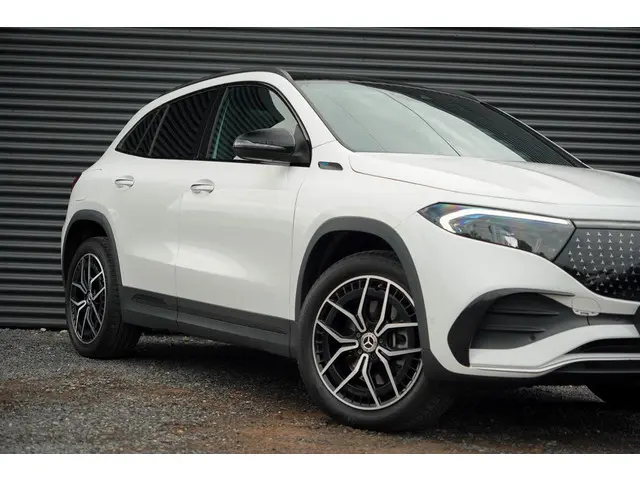 Mercedes-Benz EQA 250+ AMG Line 71 kWh 2024 Elektrisch 43