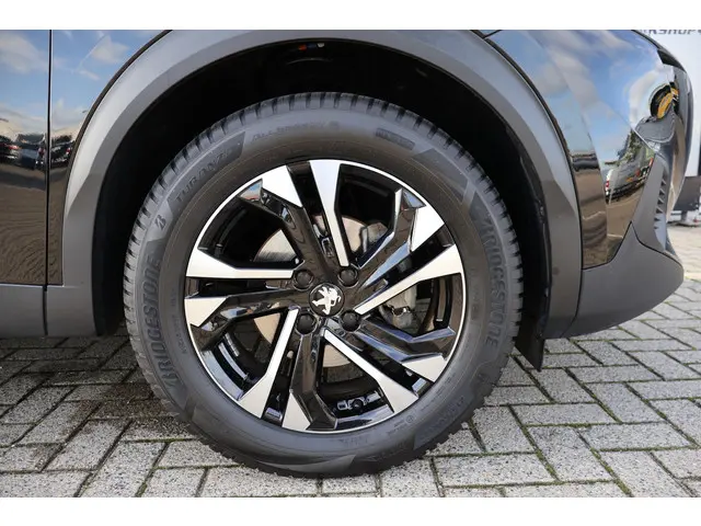 Peugeot 2008 1.2 Allure 2022 Benzine 23