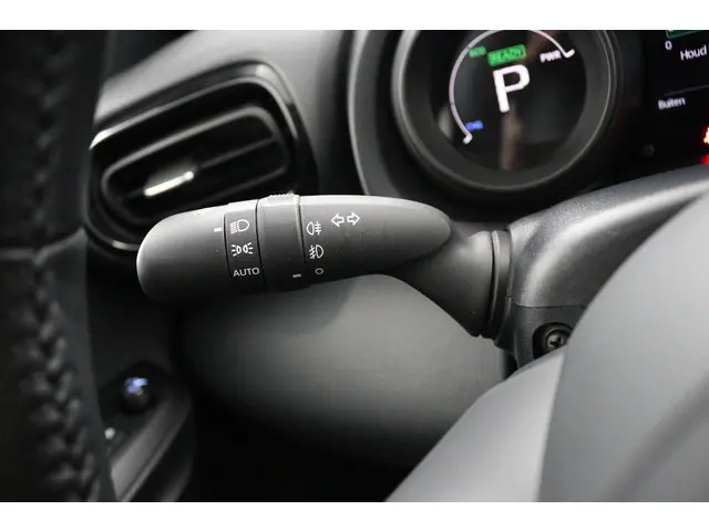 Toyota Yaris 1.5 Hybrid Dynamic 2022 Hybride Benzine 30