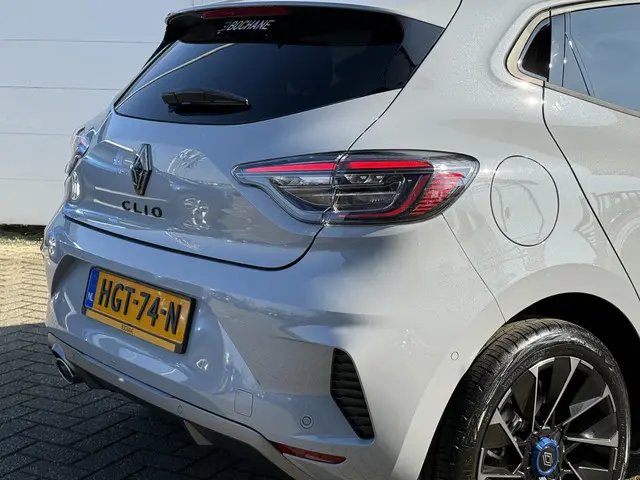 Renault Clio 1.0 TCe 90 GPF esprit Alpine 2025 Benzine 13