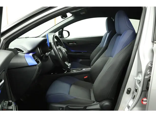 Toyota C-HR 1.8 Hybrid Bi-Tone 2017 Hybride Benzine 17