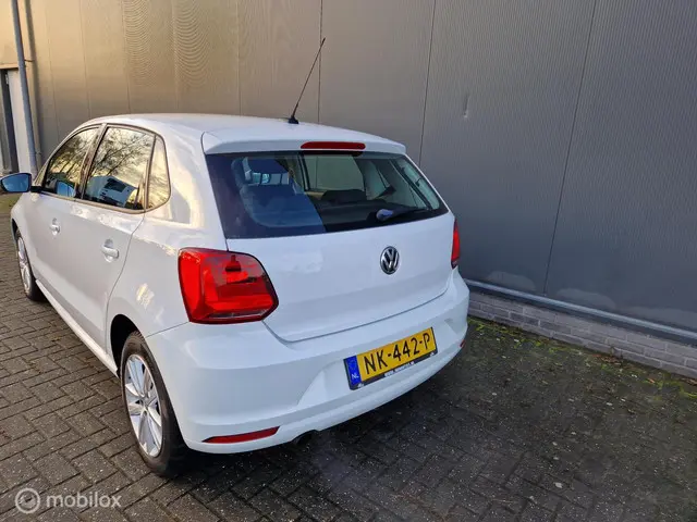 Volkswagen Polo 1.2 TSI Comfortline 2017 Benzine 6