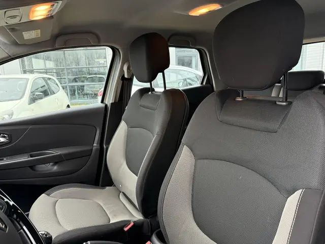 Renault Captur 0.9 TCe Expression 2013 Benzine 12