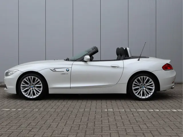 BMW Z4 Roadster sDrive18i 2013 Benzine 19