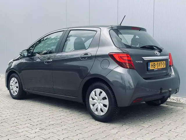 Toyota Yaris 1.0 VVT-i Style 2015 Benzine 3