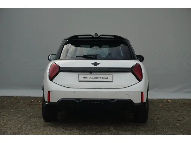 MINI 5-Deurs Cooper 2025 Benzine 4