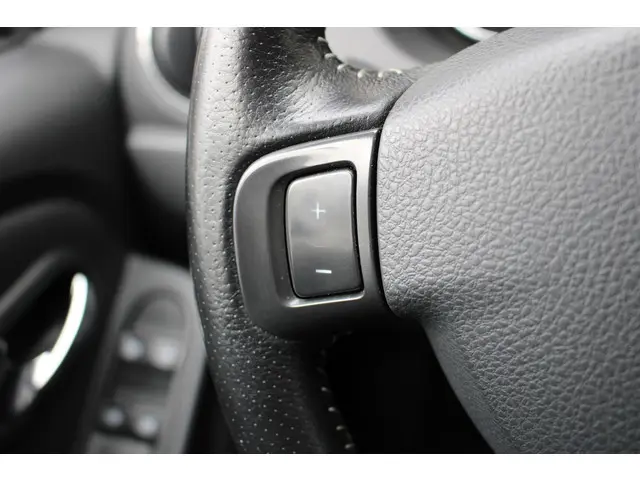 Dacia Duster 1.2 TCe 4x2 Blackshadow 2017 Benzine 16