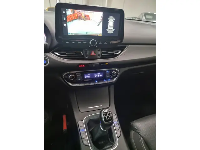 Hyundai i30 Wagon 1.5 T-GDi MHEV Premium 2022 Benzine 31
