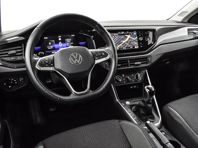Volkswagen Polo 1.0TSI/95PK Life 2023 Benzine 27