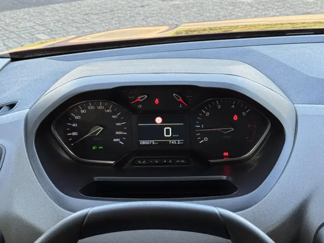 Peugeot Rifter 1.2 Puretech Active 2020 Benzine 34