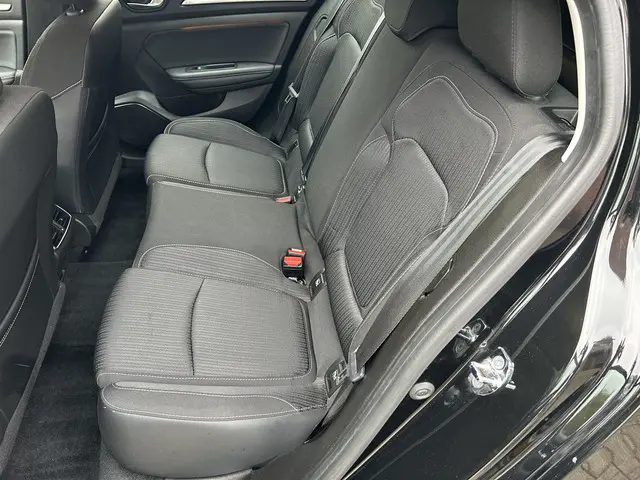 Renault Mégane Estate 1.3 TCe Limited 2020 Benzine 12