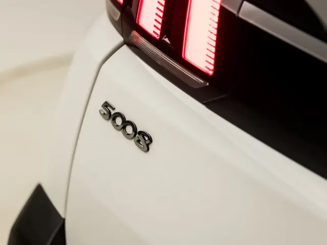 Peugeot 5008 1.2 PureTech GT-Line Deluxe 2018 Benzine 35