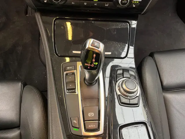 BMW 5 Serie 520i // NL PRIJS 14499 // Nieuwe APK 2013 Benzine 12