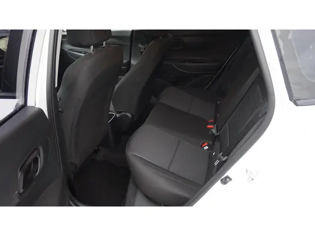 Hyundai i20 1.2 MPI Comfort Smart 2022 Benzine 12