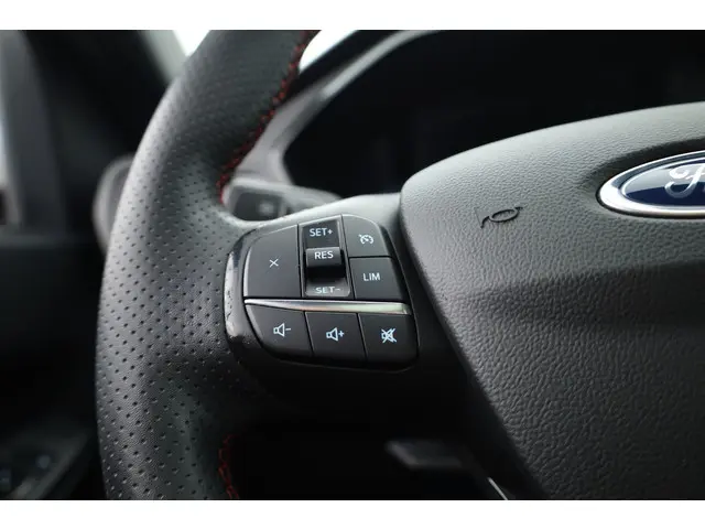 Ford Kuga 2.5 MHEV ST-Line 190pk 2022 Hybride Benzine 10