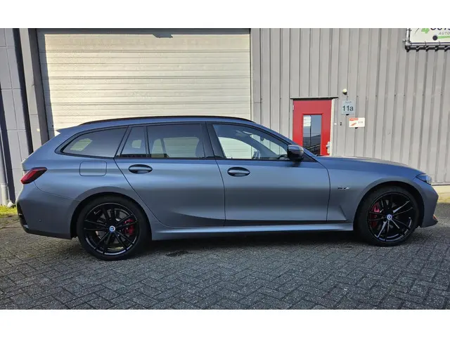 BMW 3 Serie Touring 330e 2022 Hybride Benzine 5