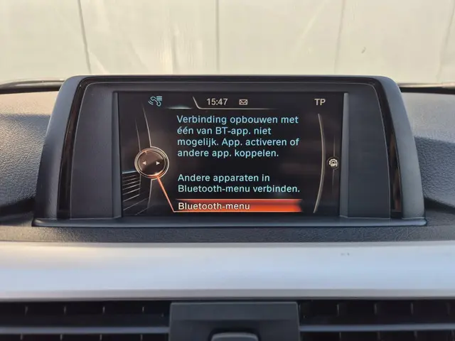BMW 3 Serie Touring M Sport Pakket / Na 318i 2017 Benzine 28