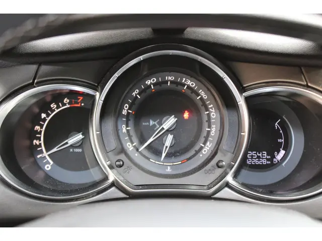 DS DS 3 1.2 PureTech Business 2016 Benzine 15