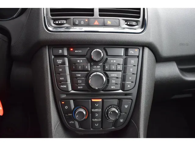 Opel Meriva 1.4 Turbo Berlin 2014 Benzine 17