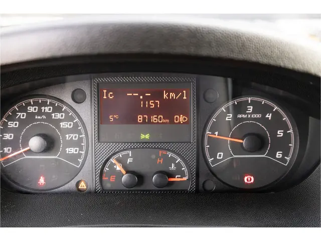 Citroën Jumper 2.2 BlHDi 140PK L2H2 33 2022 Diesel 17