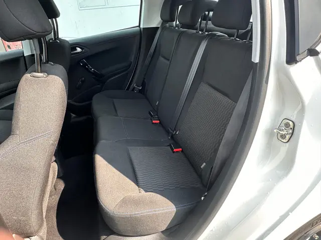 Peugeot 208 1.2 PureTech Signature 2019 Benzine 5