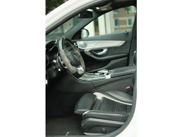 Mercedes-Benz C-Klasse AMG 63 S 2015 Benzine 20