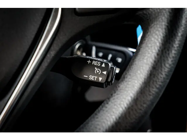 Toyota Auris 1.3 Now RIJKLAAR INCL:GARANTIE 2018 Benzine 35