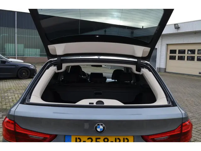BMW 5 Serie 540i xDrive Touring 340 pk 2017 Benzine 34