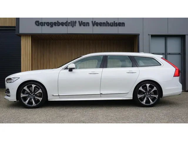 Volvo V90 2