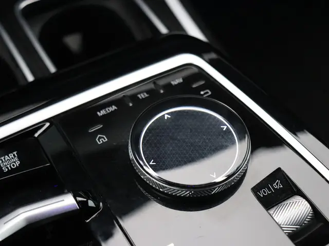 BMW 7 Serie 750e xDrive 2023 Hybride Benzine 21