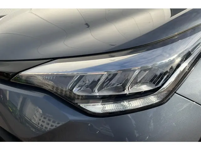 Toyota C-HR 2.0 Hybrid Dynamic 2020 Hybride Benzine 12