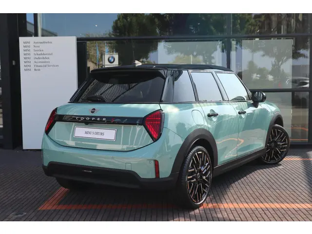 MINI 5-Deurs S 2025 Benzine 2
