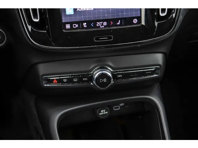 Volvo XC40 2.0 B4 Plus Dark 2025 Benzine 23