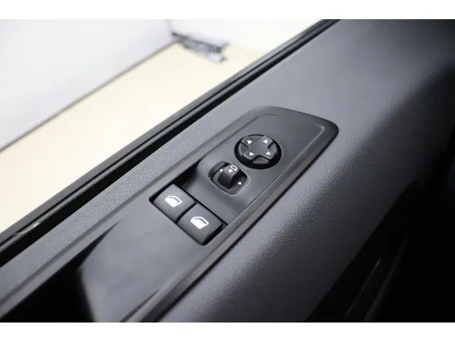 Peugeot Expert 2.0 BlueHDI Standard Premium 2022 Diesel 16