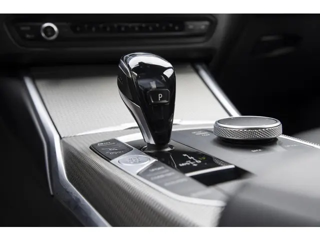 BMW 3 Serie 320i High Executive 2020 Benzine 47